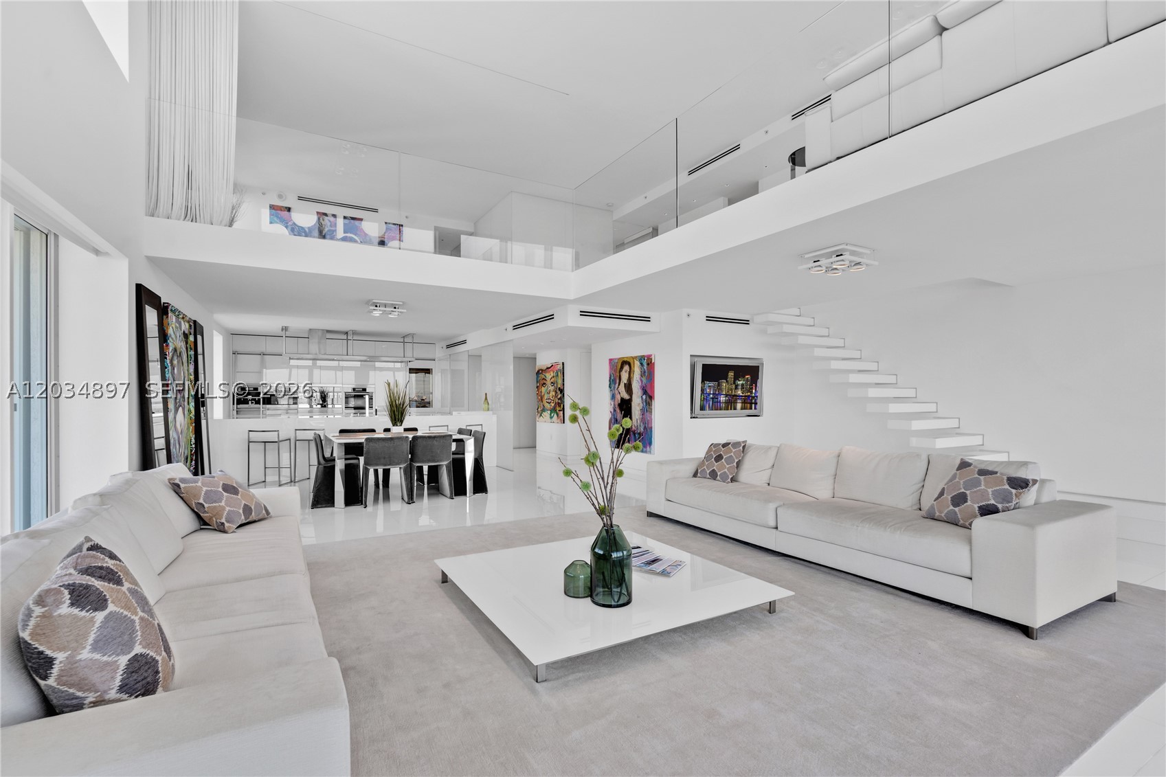 10 Venetian Way PH04