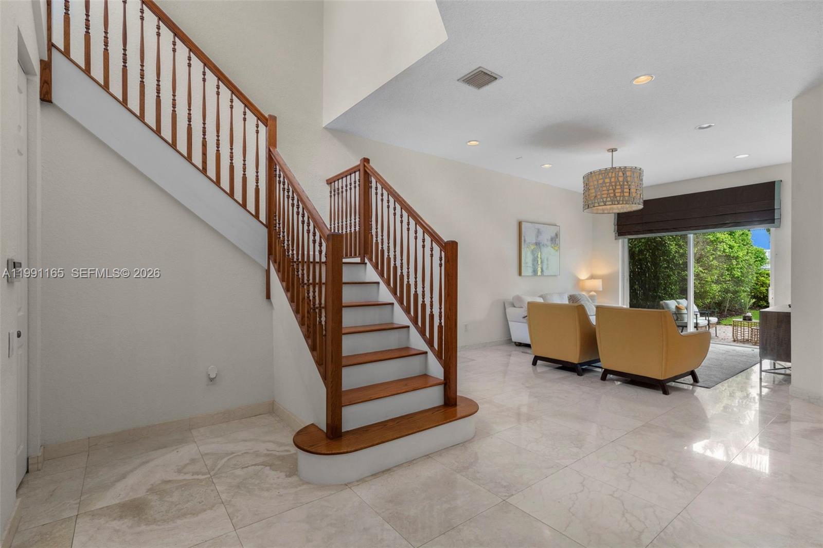 896 W Spinnaker Dr W 896