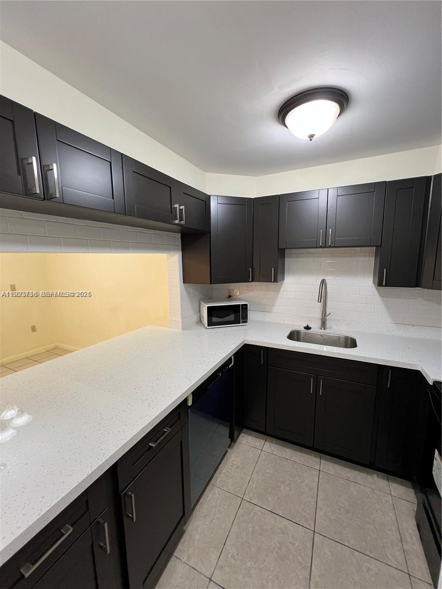 HERITAGE SQUARE CONDO - Residential Lease