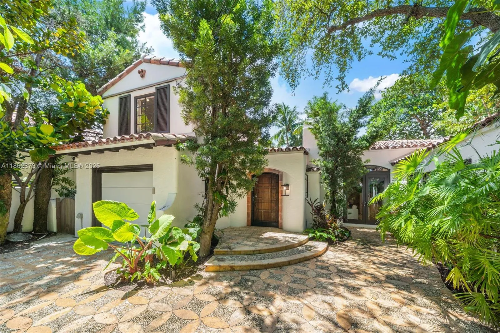 Miami Beach, Florida 33140, United States, 3 Bedrooms Bedrooms, ,4 BathroomsBathrooms,Residential,Active,197363