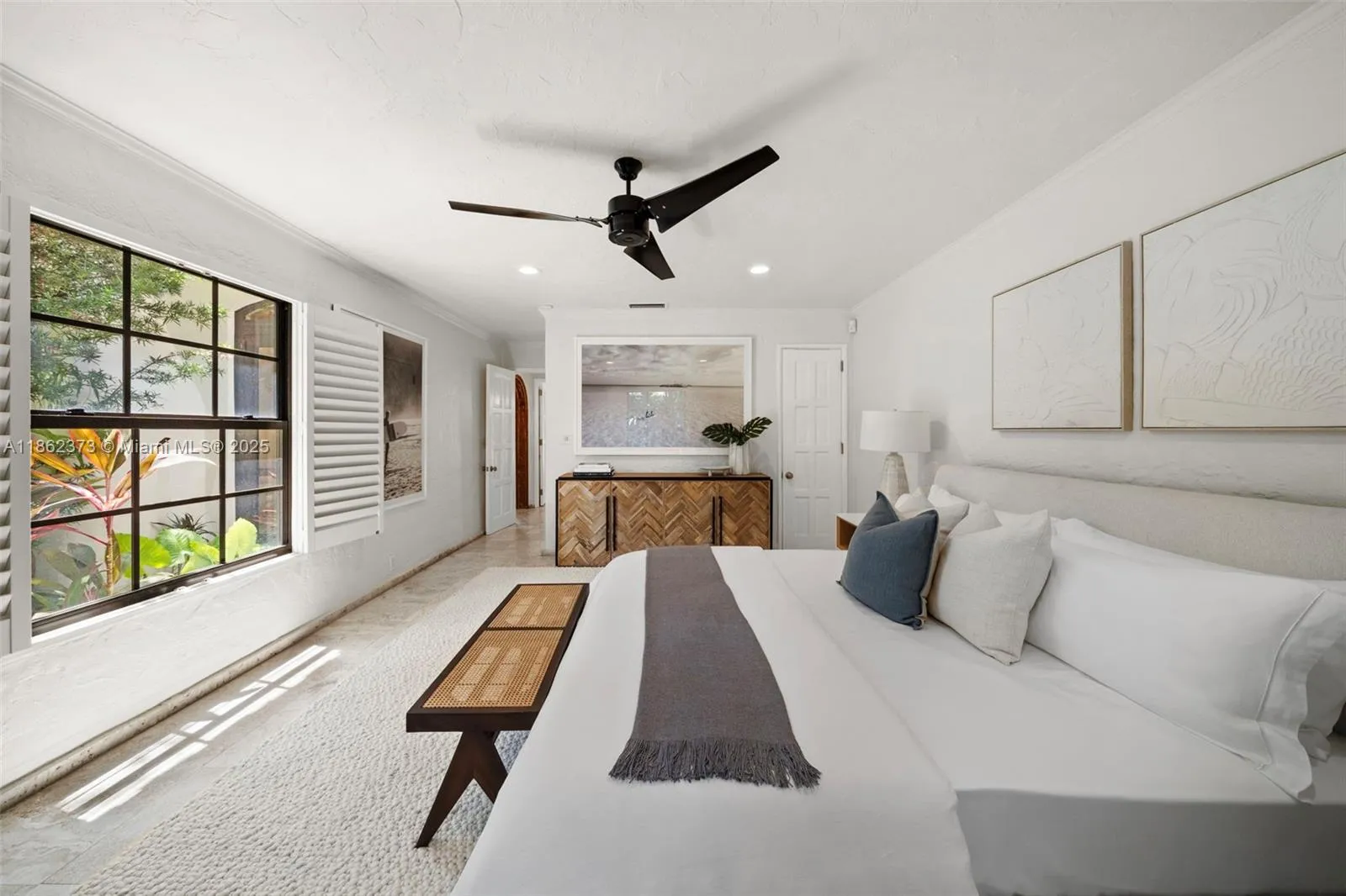 Miami Beach, Florida 33140, United States, 3 Bedrooms Bedrooms, ,4 BathroomsBathrooms,Residential,Active,197363