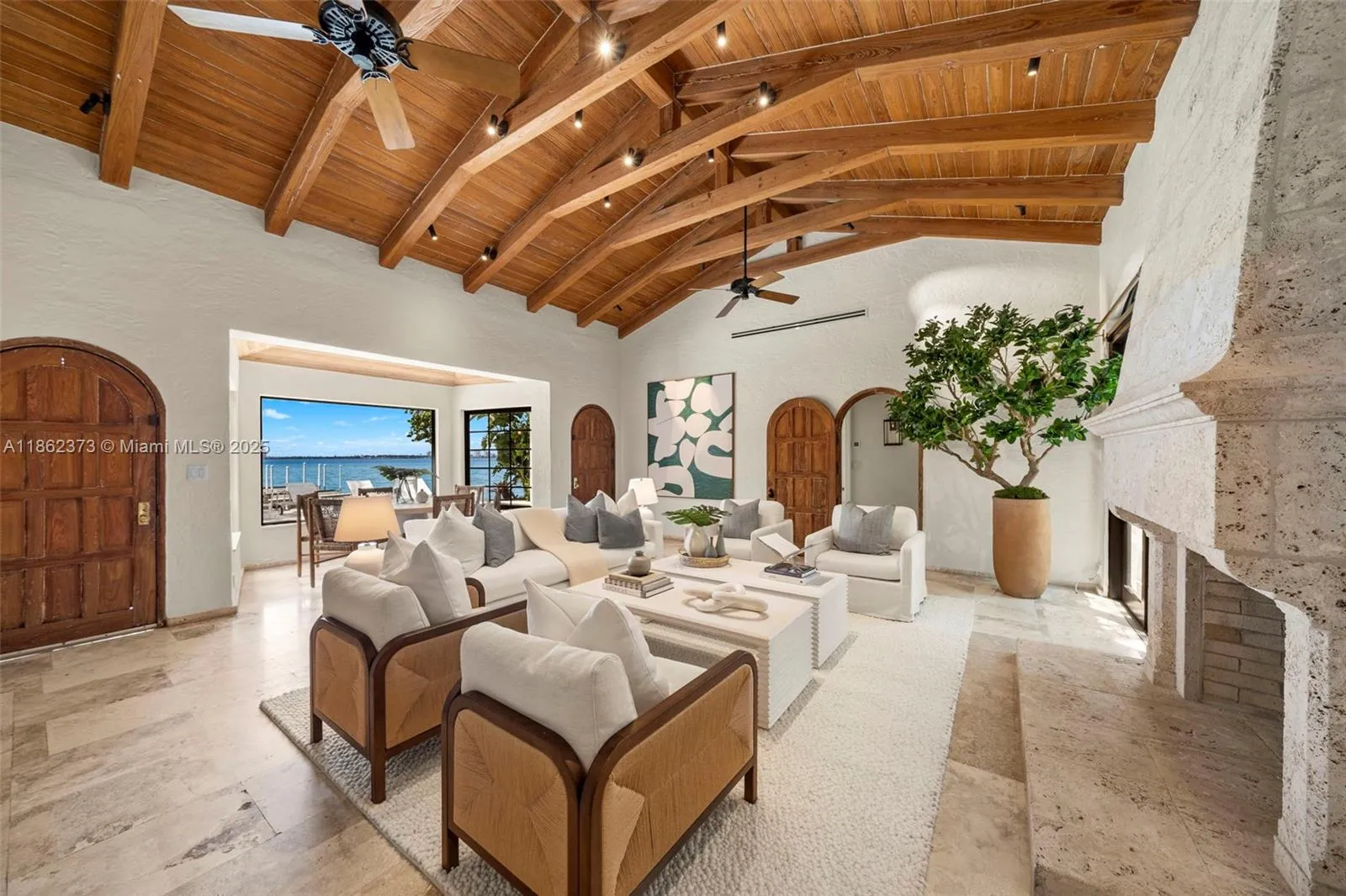 Miami Beach, Florida 33140, United States, 3 Bedrooms Bedrooms, ,4 BathroomsBathrooms,Residential,Active,197363