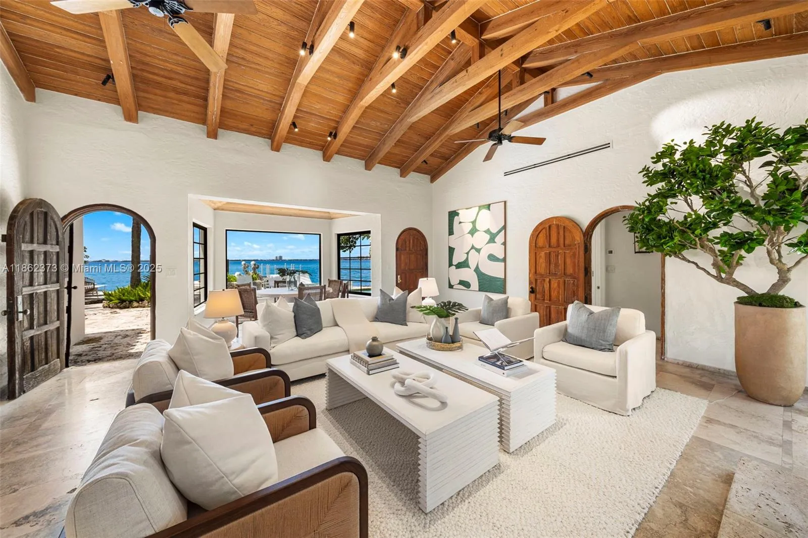 Miami Beach, Florida 33140, United States, 3 Bedrooms Bedrooms, ,4 BathroomsBathrooms,Residential,Active,197363