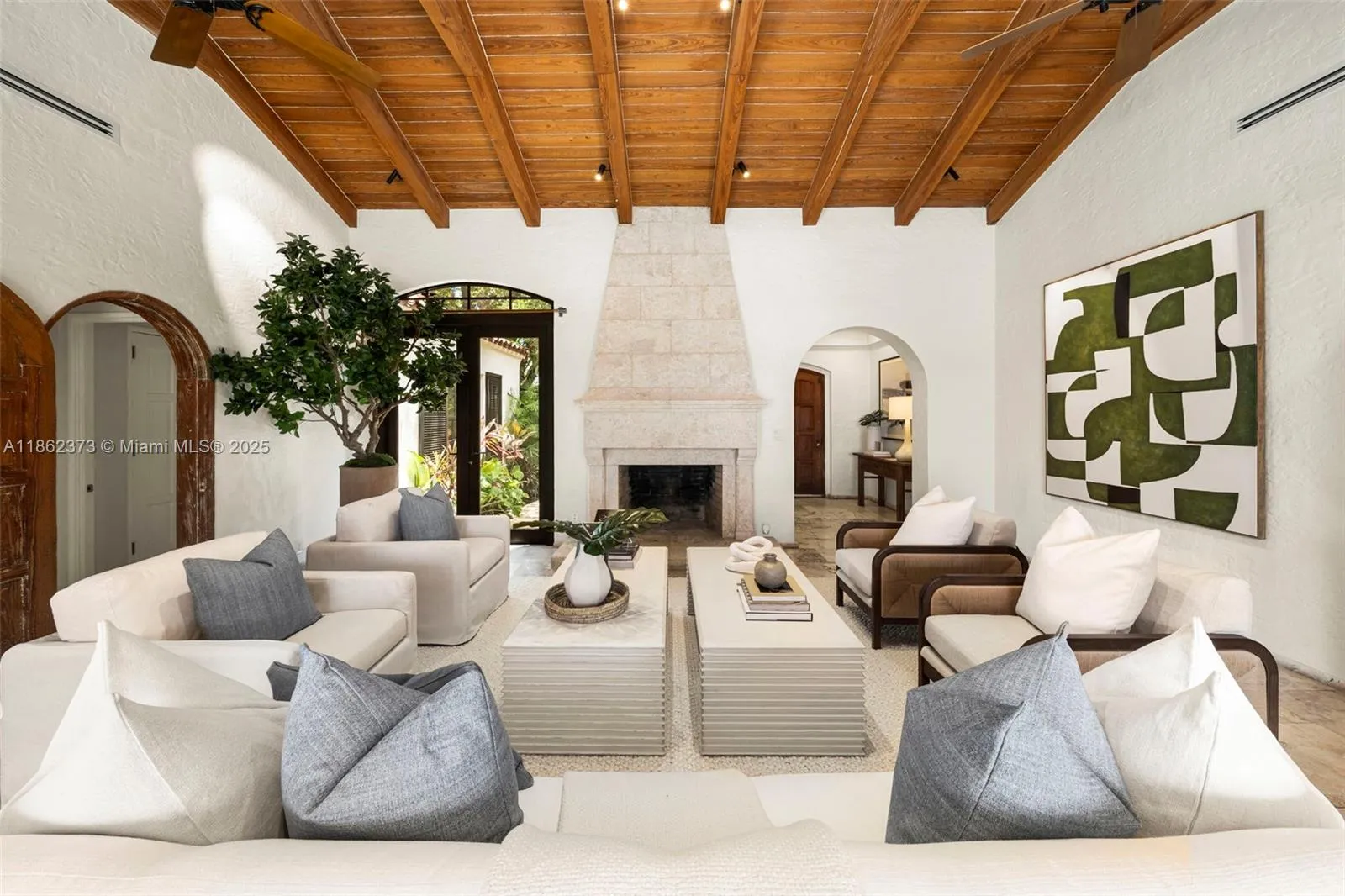 Miami Beach, Florida 33140, United States, 3 Bedrooms Bedrooms, ,4 BathroomsBathrooms,Residential,Active,197363