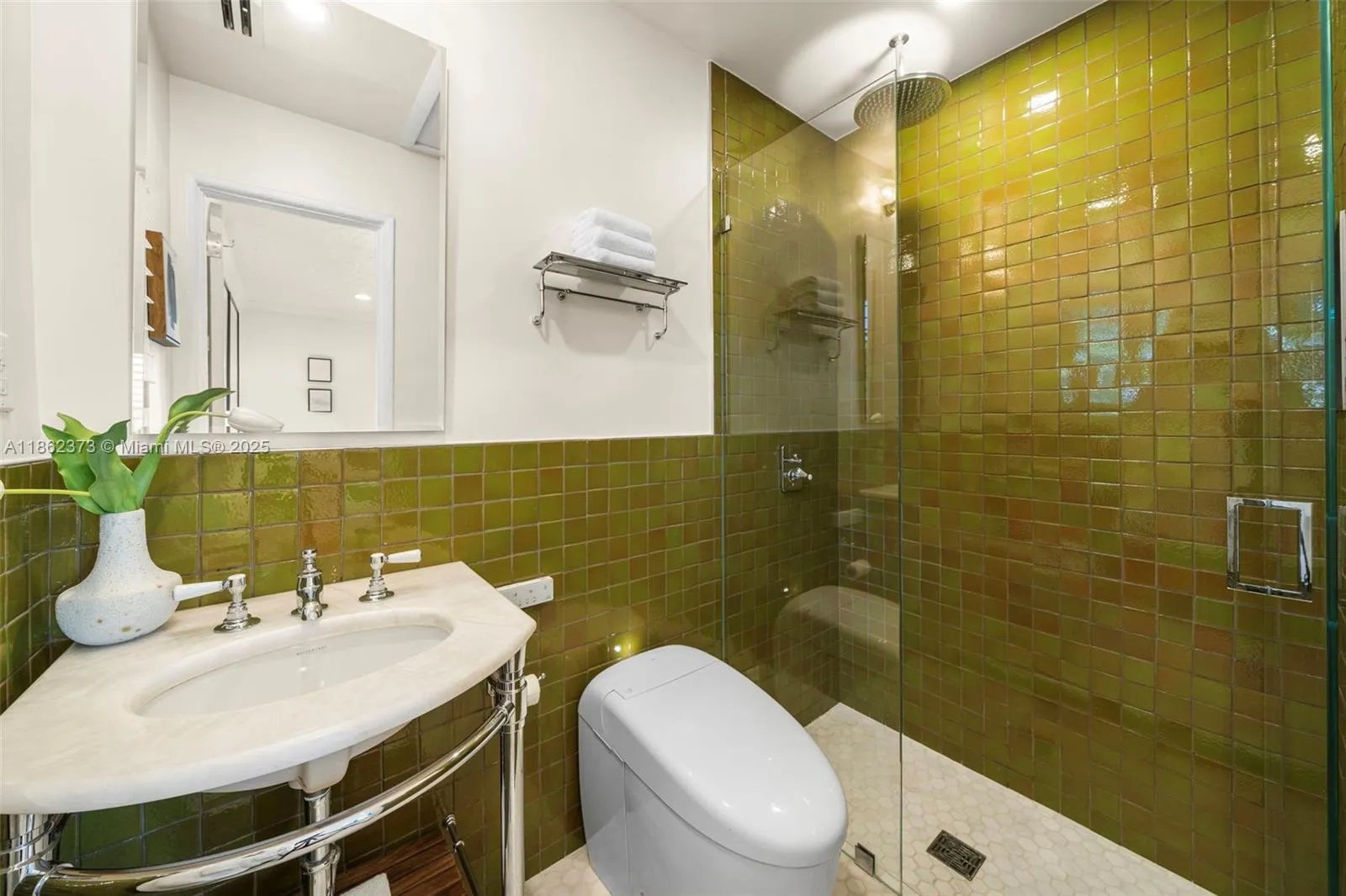 Miami Beach, Florida 33140, United States, 3 Bedrooms Bedrooms, ,4 BathroomsBathrooms,Residential,Active,197363