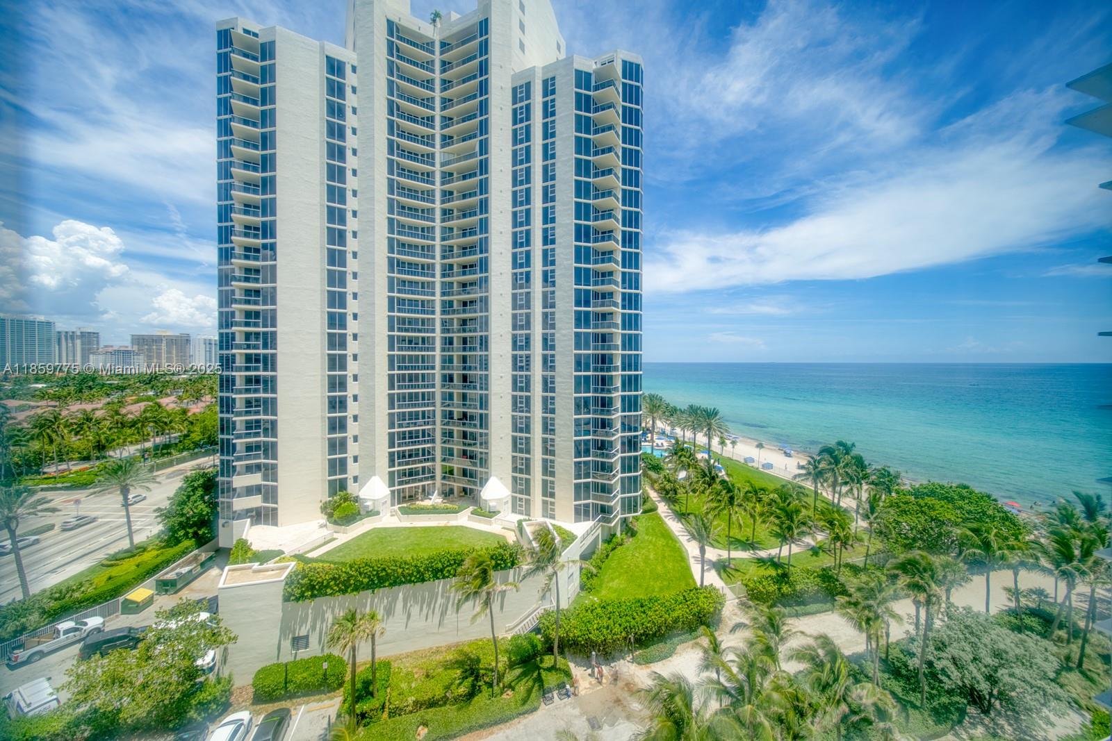 19201 Collins Ave 822