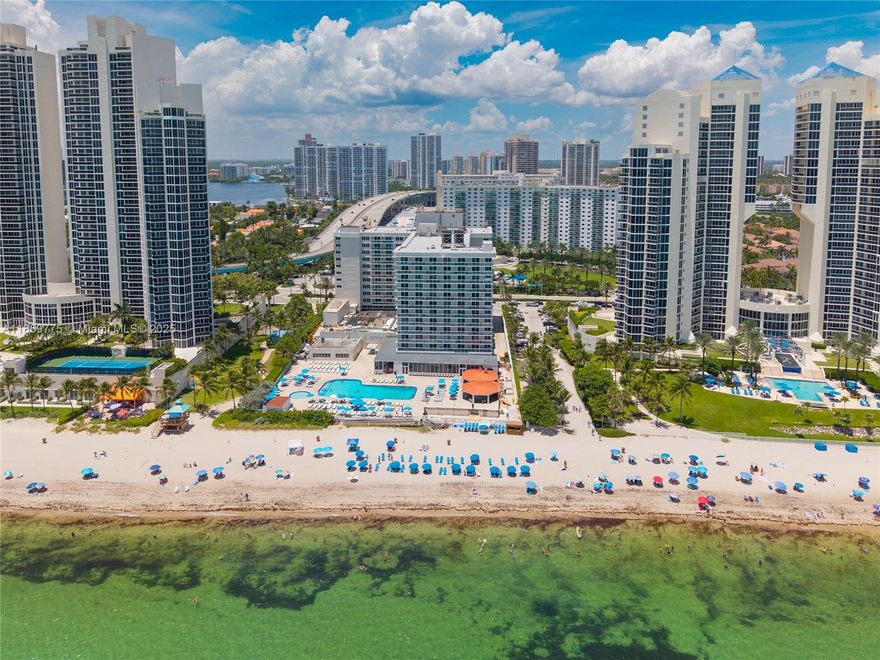 Live Where Others Vacation! This charming beachfront studio apartment offers the perfect getaway or an excellent investment opportunity. Enjoy direct beach access, tropical breezes, and breathtaking sunrises from the comfort of your home. The open-concept layout features a fully equipped kitchen, full bathroom, and large windows that fill the space with natural light. Ideal as a vacation residence, short-term rental property, or seaside retreat. The building offers amenities such as a pool, fitness center, security, and parking. Don’t miss the chance to own your own coastal paradise! Call us at any time, WE PICK UP!