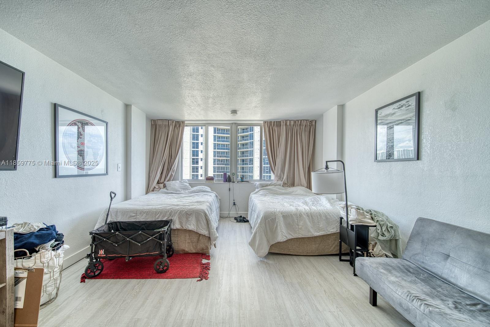 THE AVENTURA BEACH CLUB C - Residential