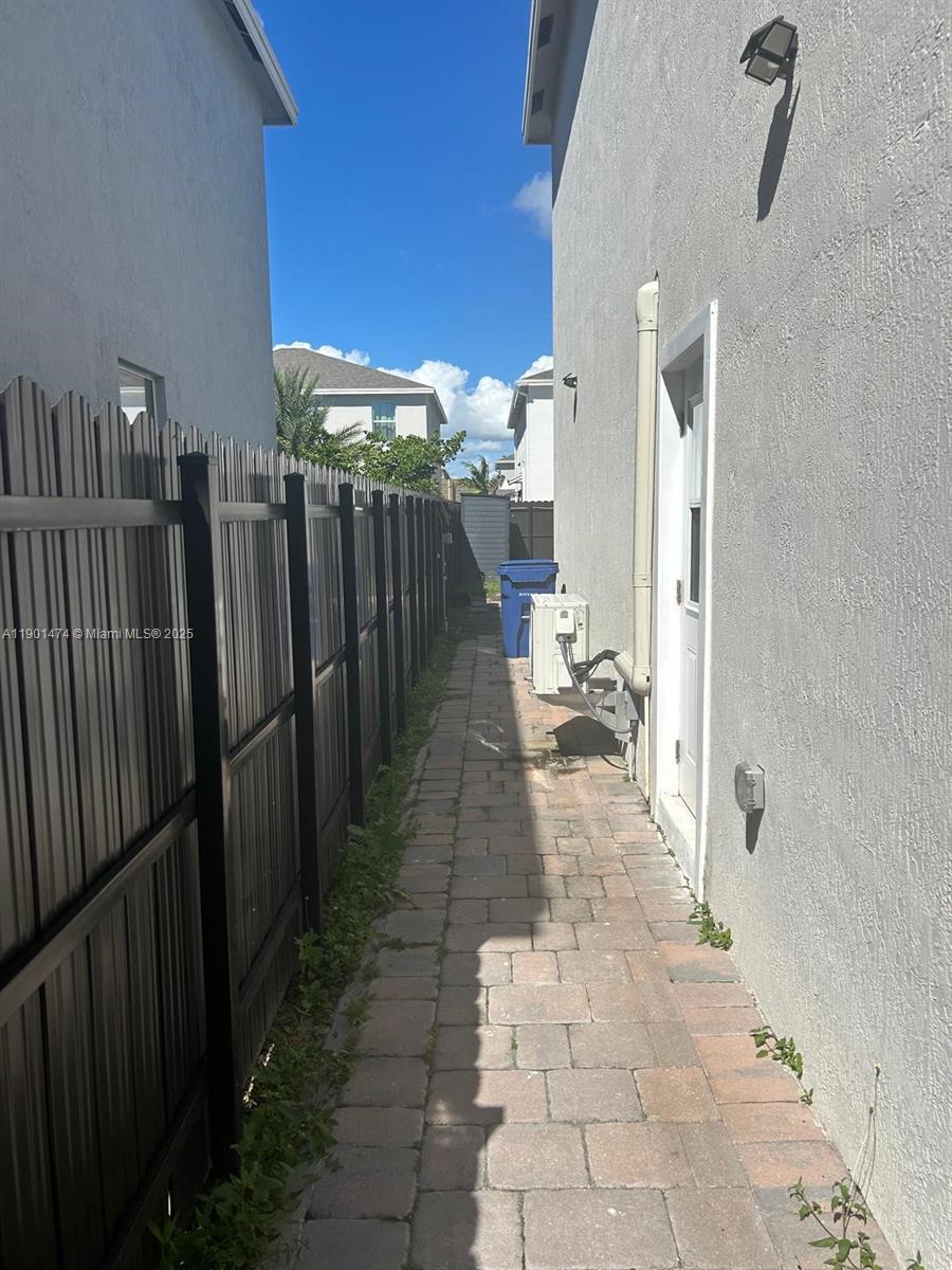 DIXIE HEIGHTS - Residential Lease