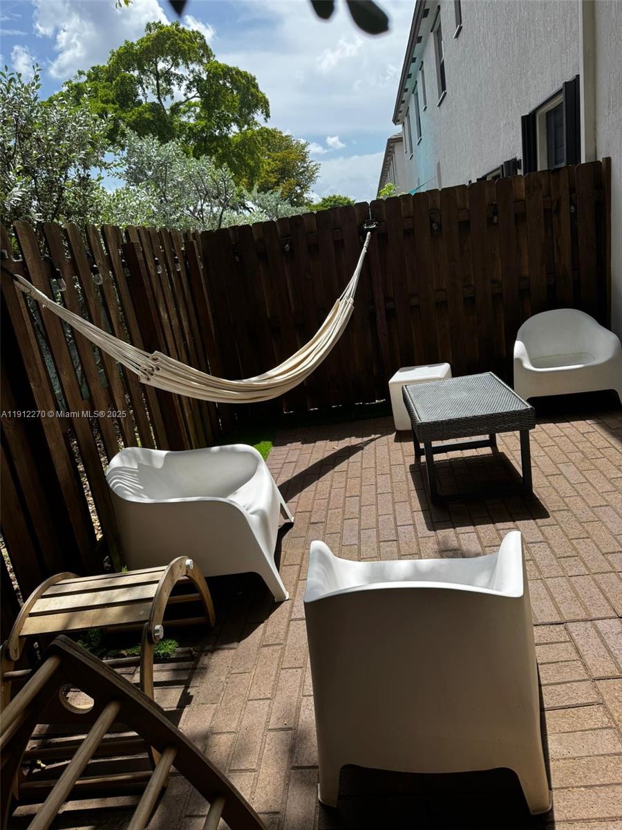 VIA VENTURA NEIGHBORHOOD - Residential