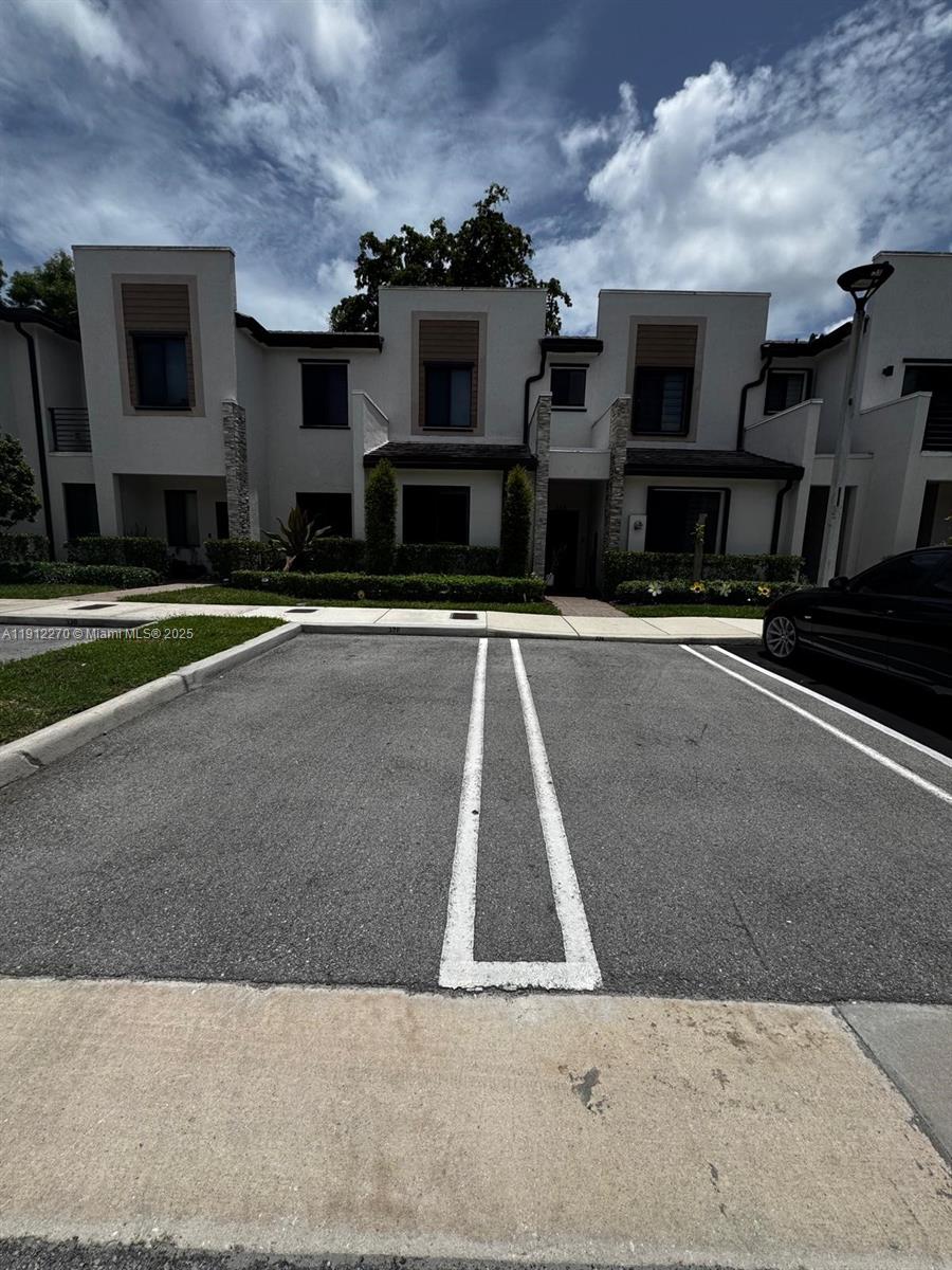 VIA VENTURA NEIGHBORHOOD - Residential