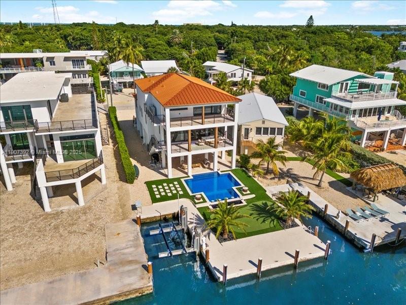 LARGO BEACH - Residential