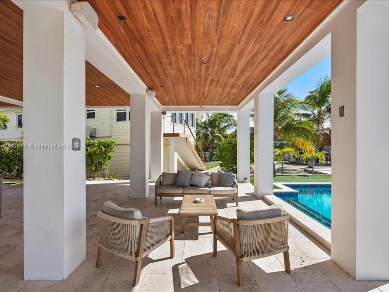 LARGO BEACH - Residential