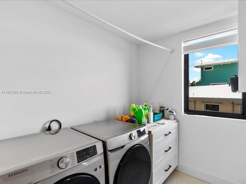 LARGO BEACH - Residential