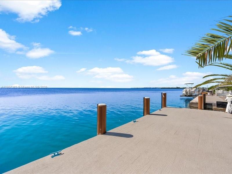 LARGO BEACH - Residential