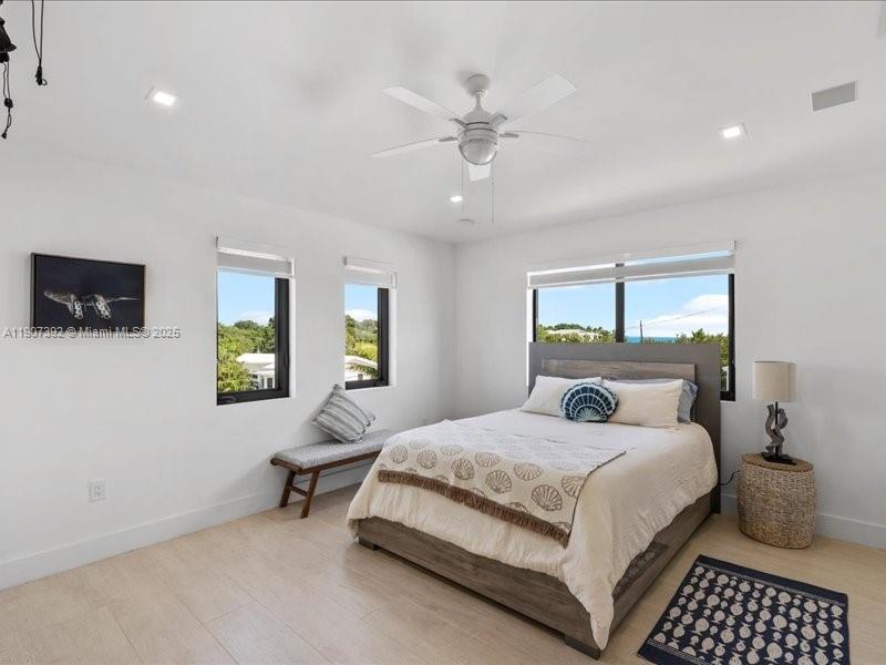 LARGO BEACH - Residential