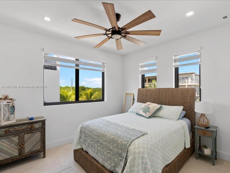 LARGO BEACH - Residential