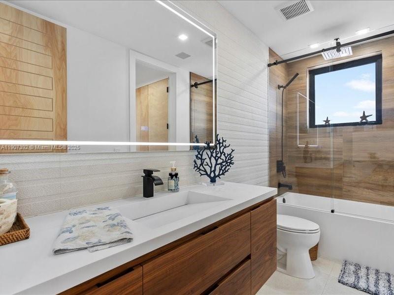 LARGO BEACH - Residential