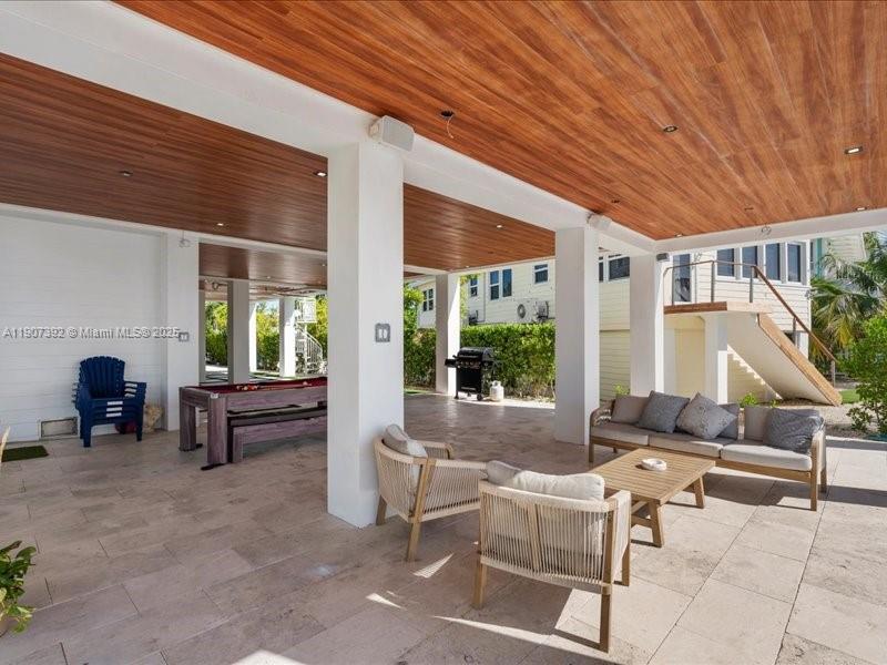 LARGO BEACH - Residential