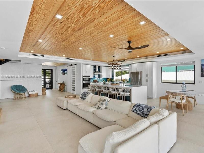 LARGO BEACH - Residential