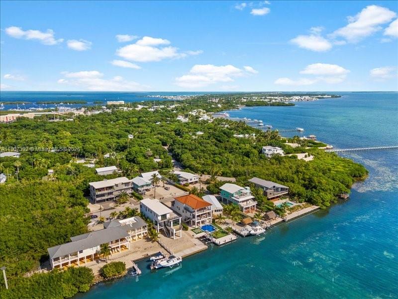 LARGO BEACH - Residential