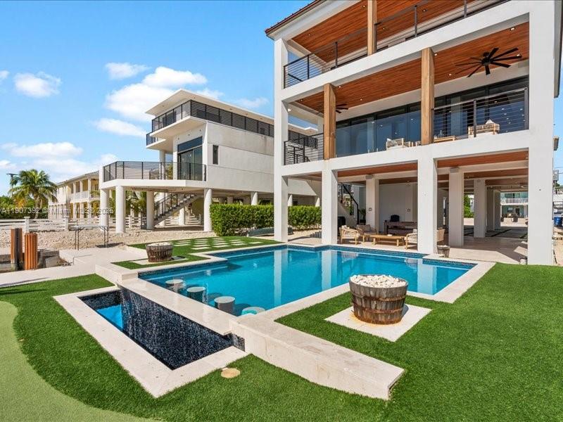 LARGO BEACH - Residential