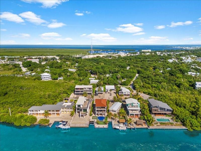 LARGO BEACH - Residential