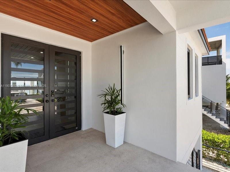 LARGO BEACH - Residential