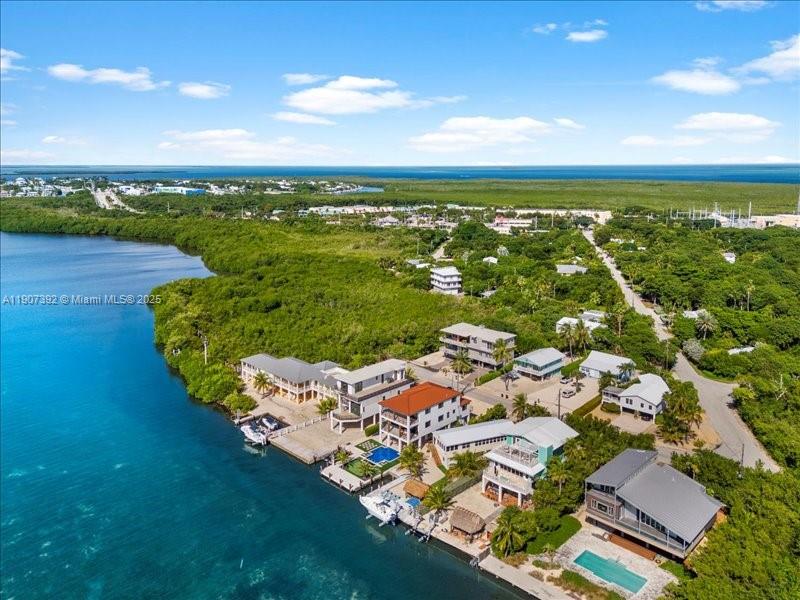 LARGO BEACH - Residential