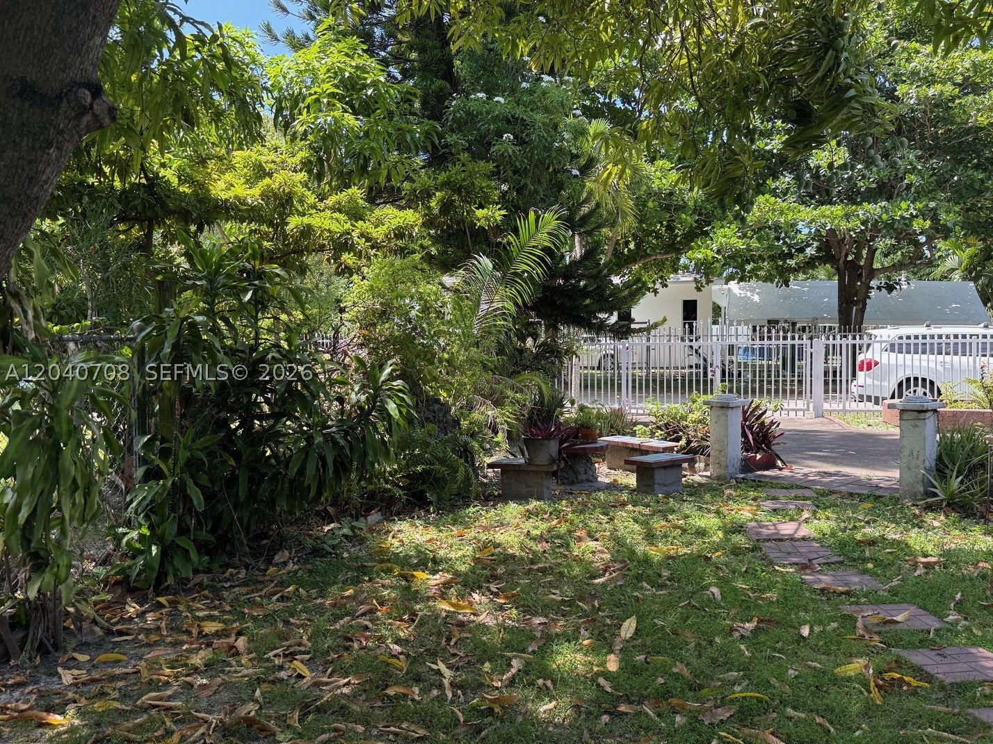 12600 Country Club Ln
