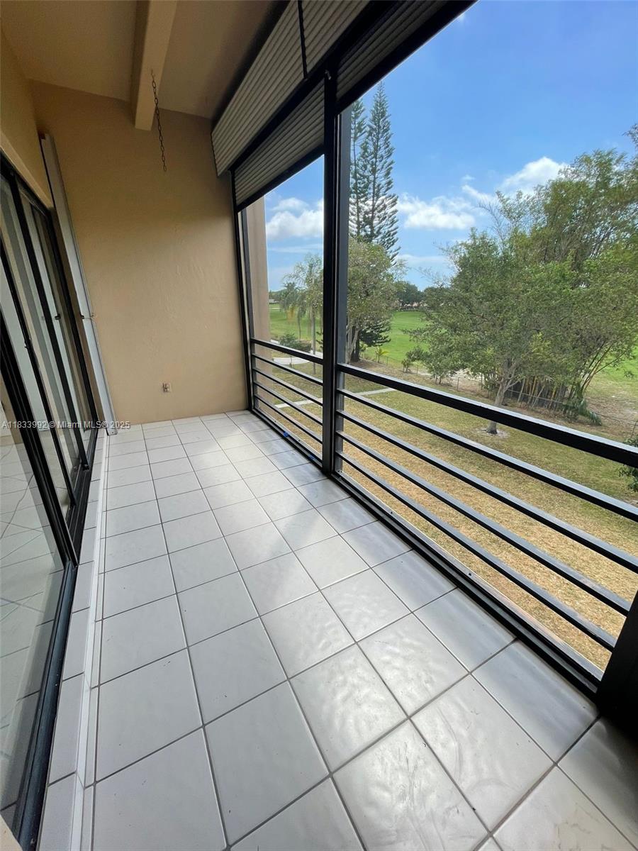 EMERALD HILLS C C APTS CO - Residential