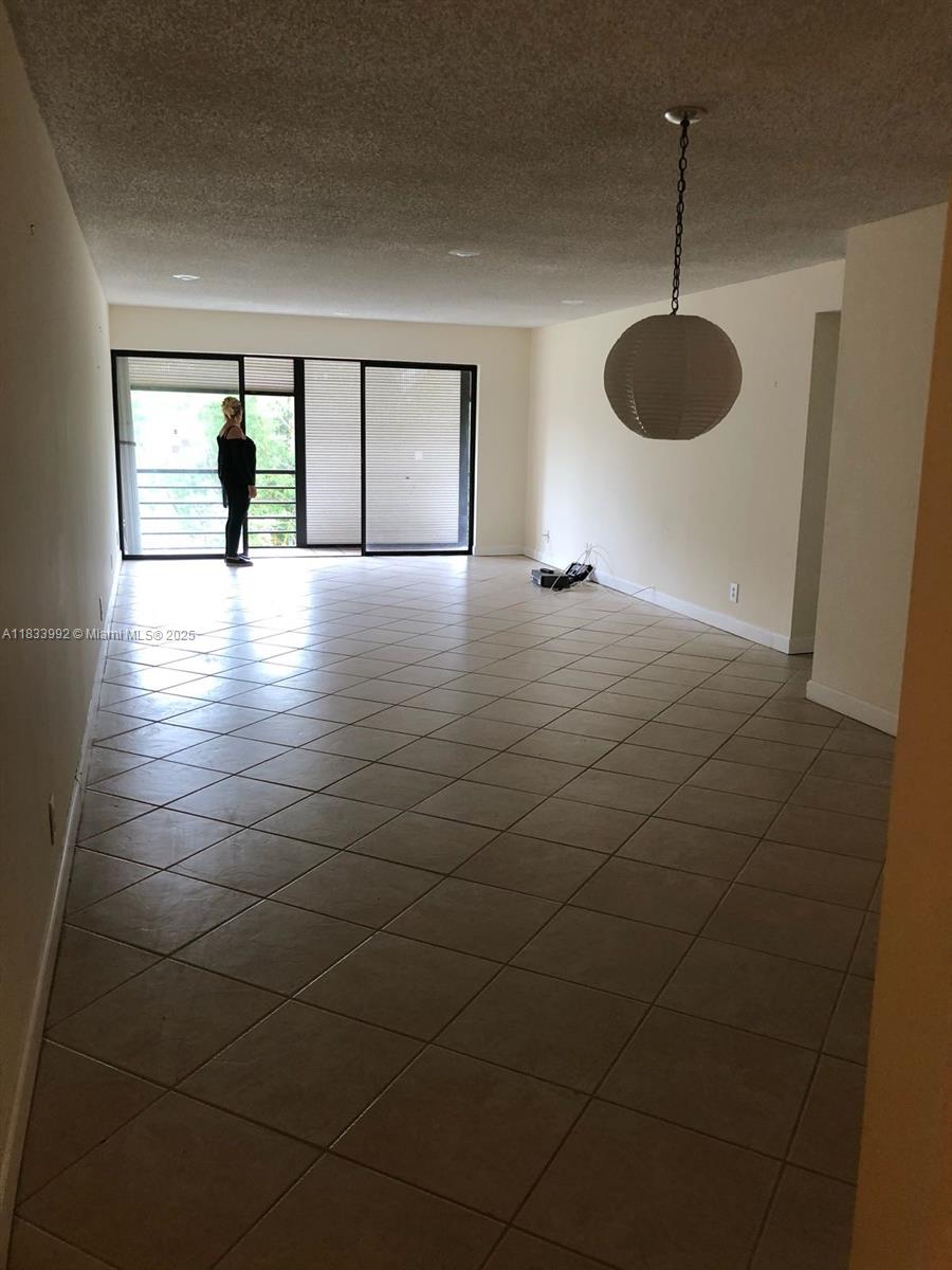 EMERALD HILLS C C APTS CO - Residential