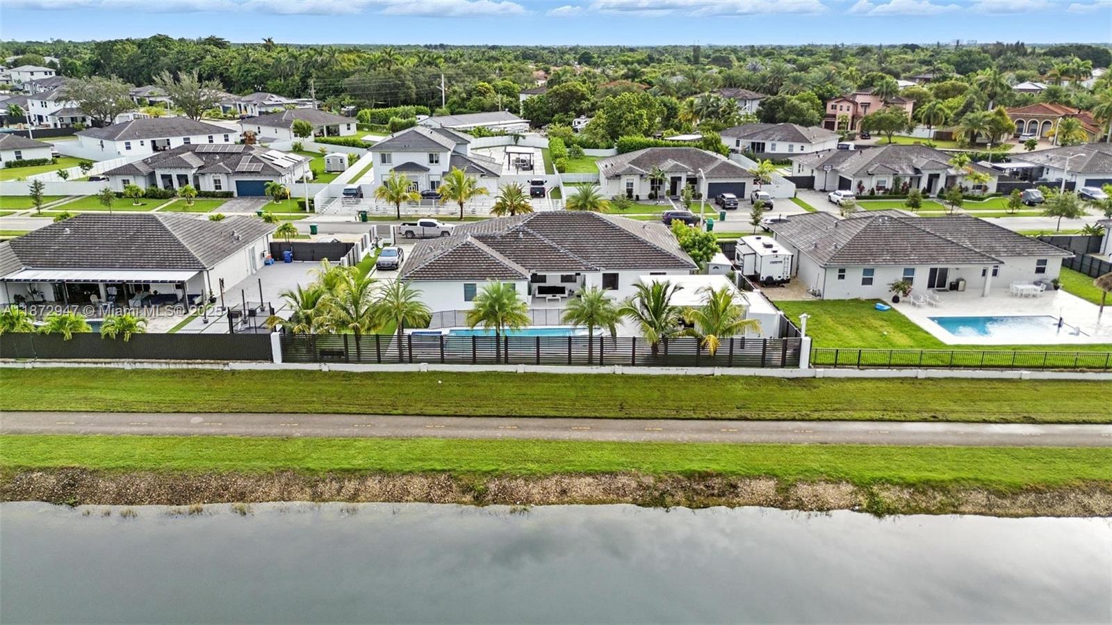 CAPLE FARMS SOUTH - Residential