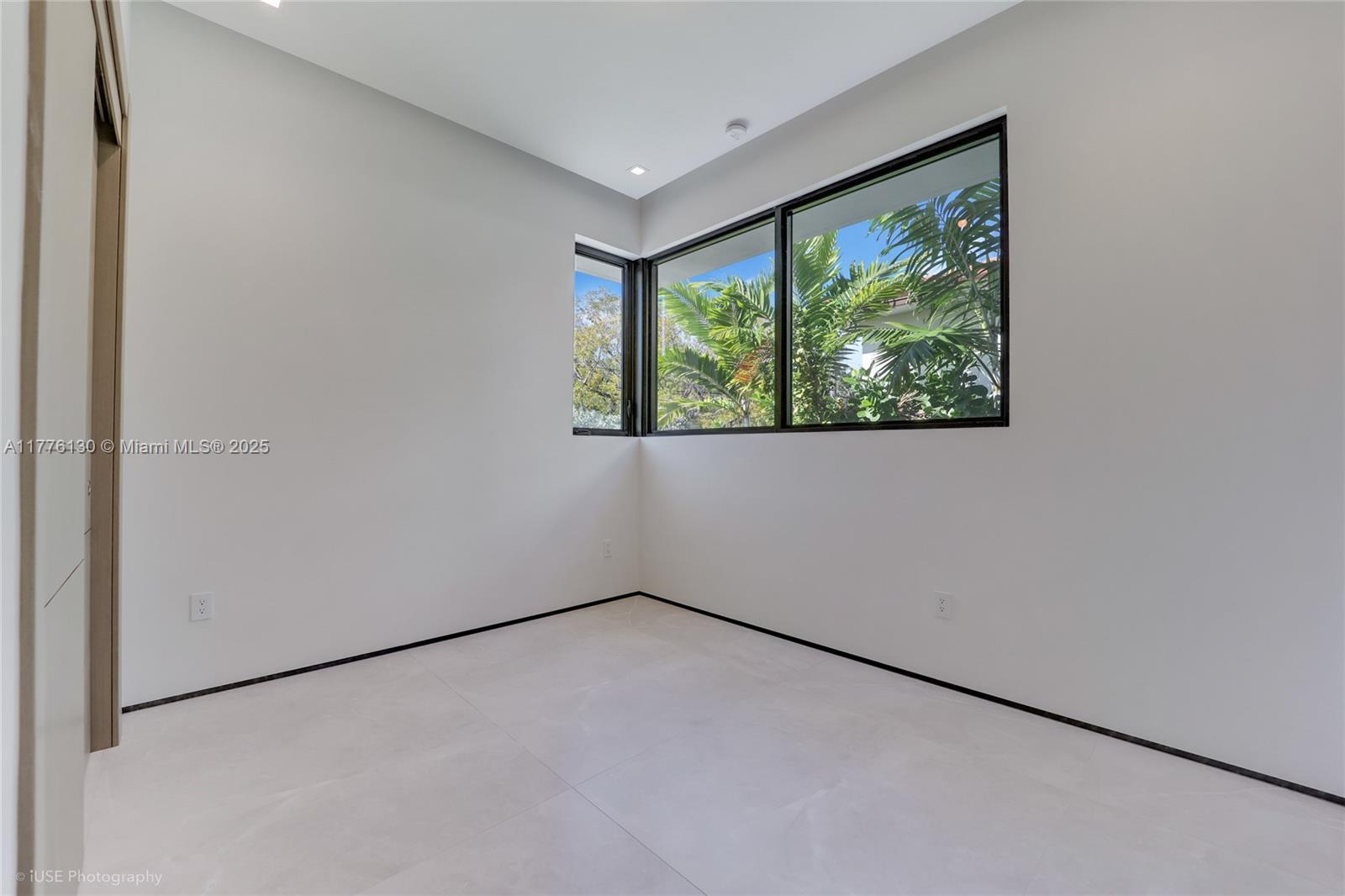 LA GORCE GOLF SUB - Residential
