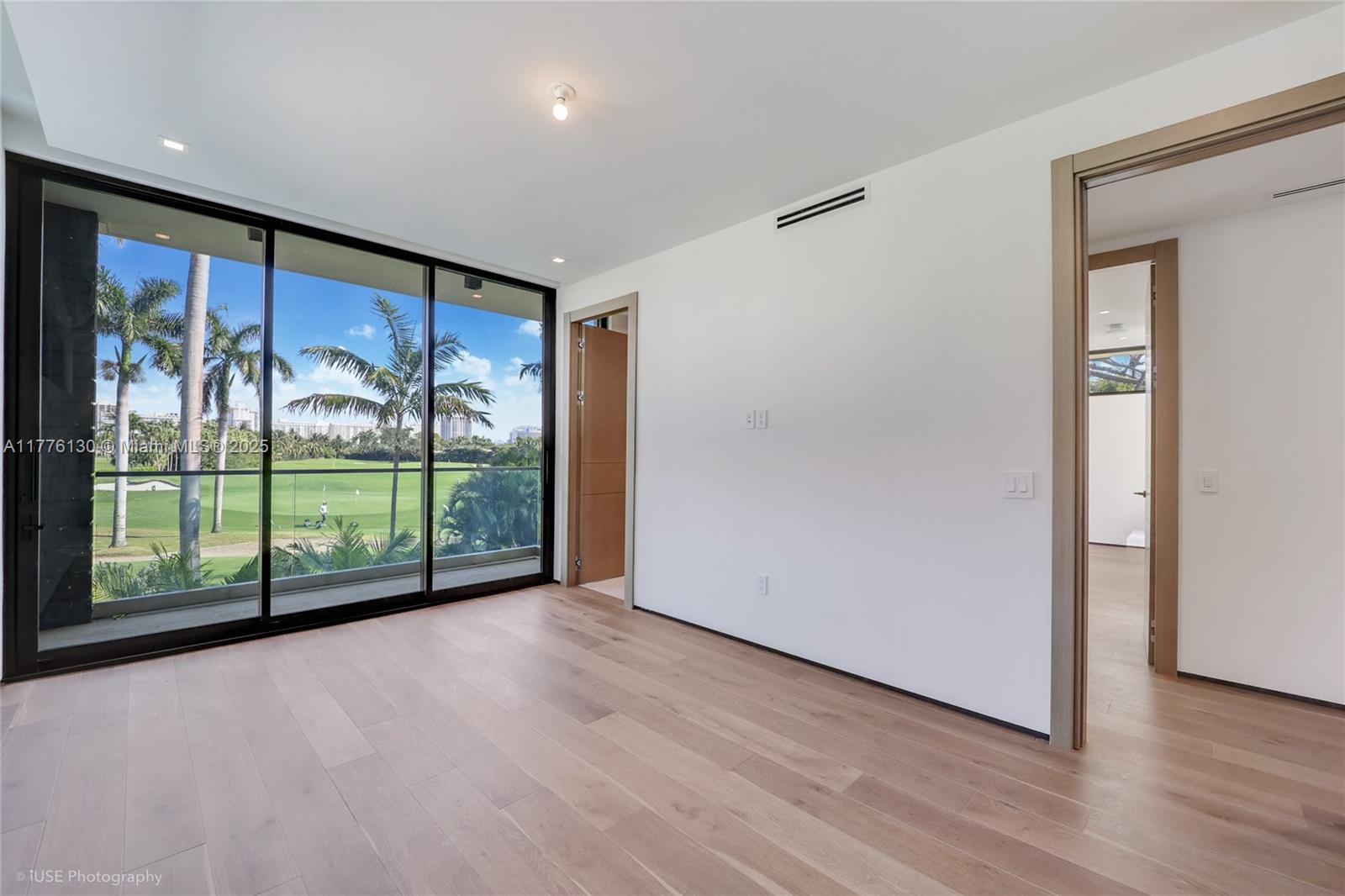 LA GORCE GOLF SUB - Residential