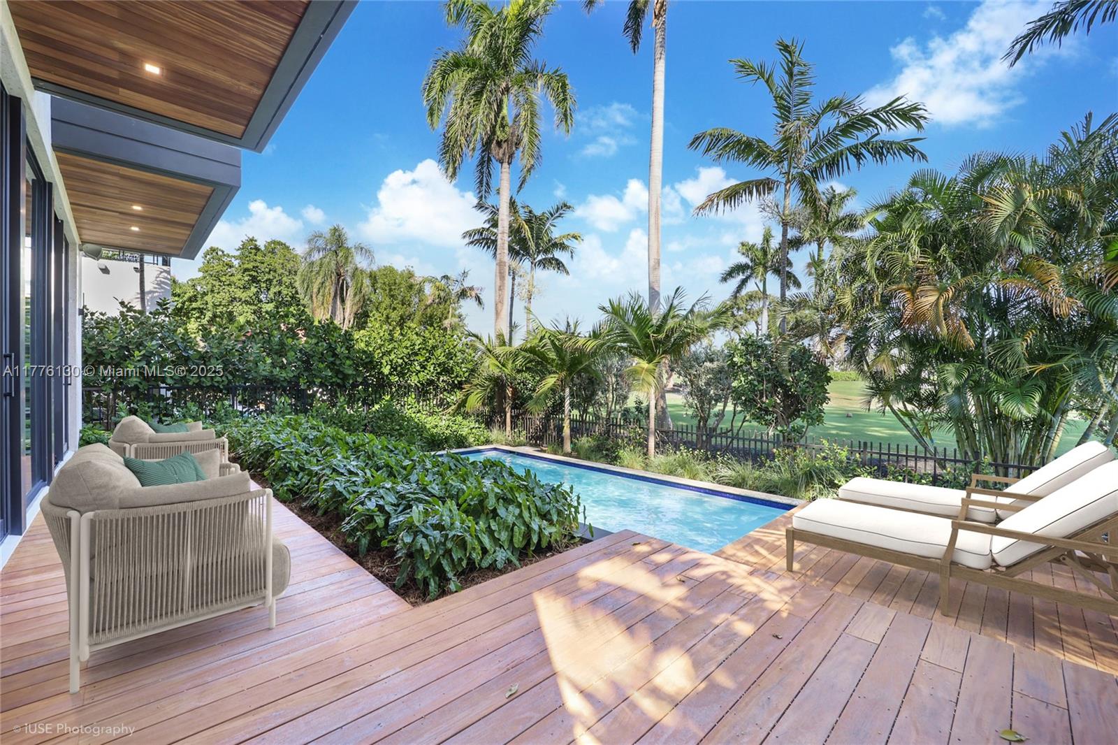 LA GORCE GOLF SUB - Residential