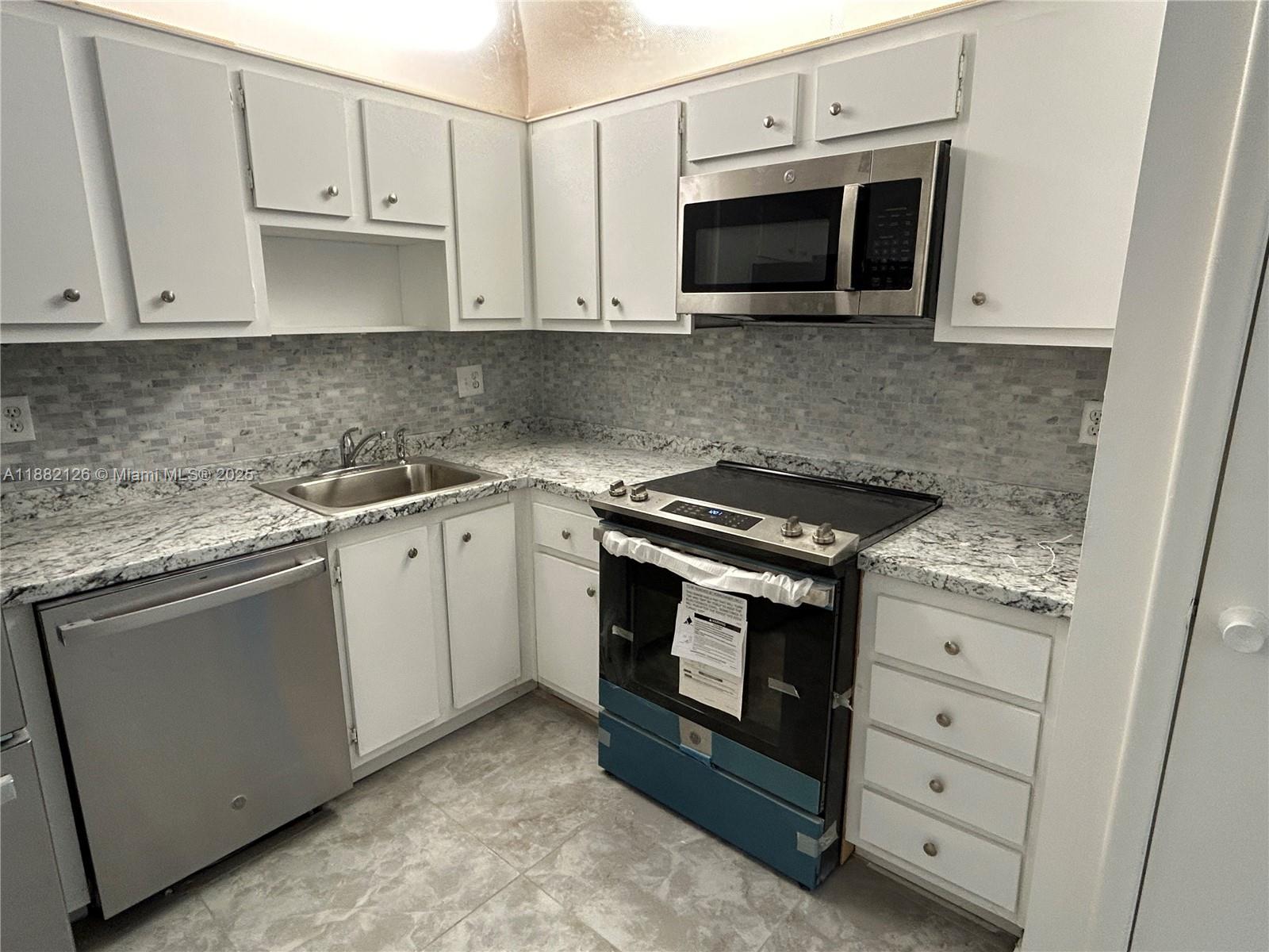 CASTLE APARTMENTS 17 COND - Residential Lease