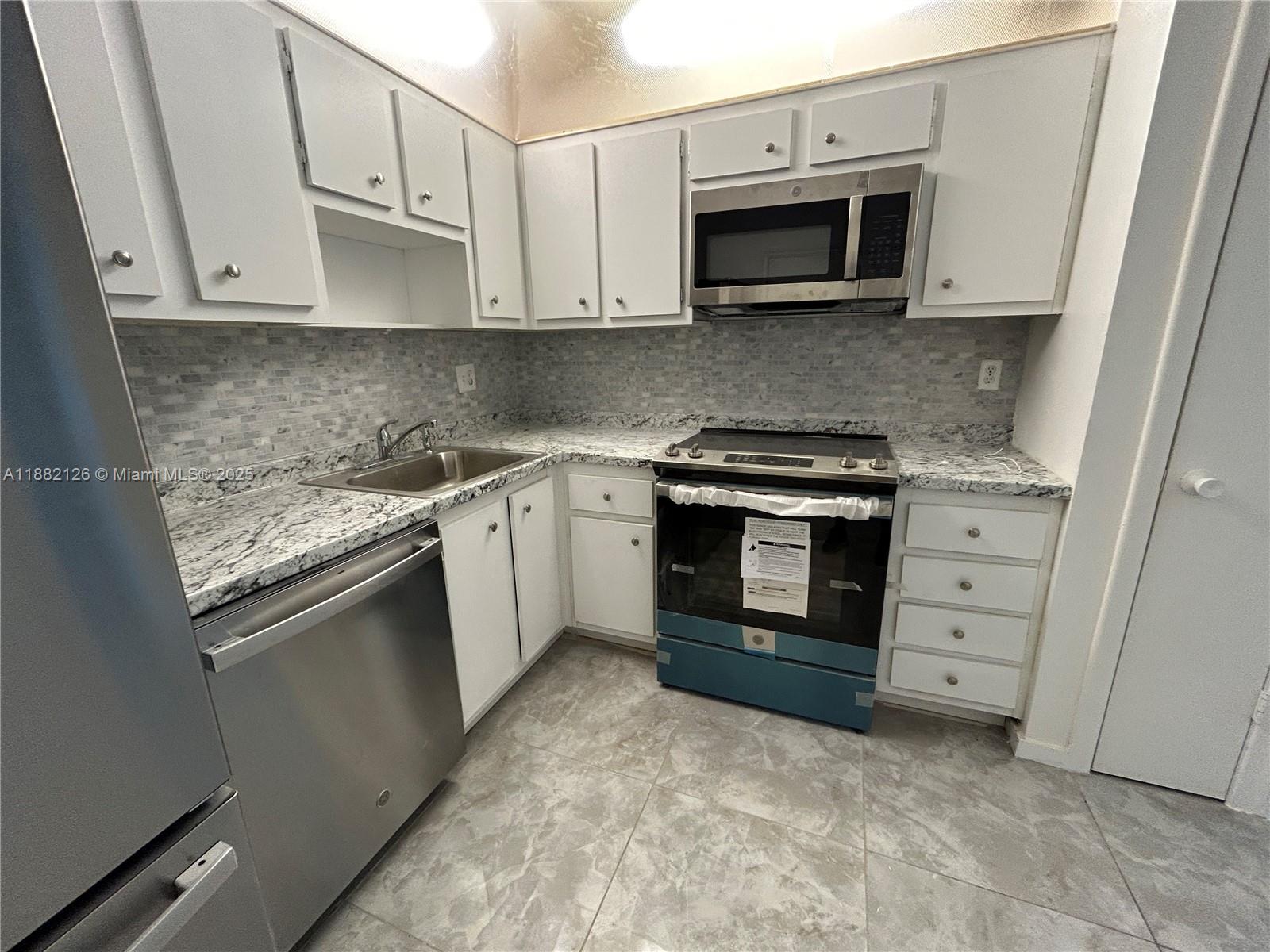 CASTLE APARTMENTS 17 COND - Residential Lease