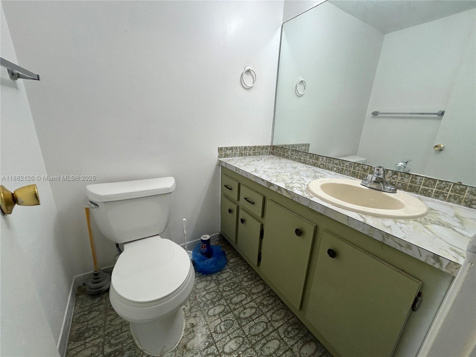 CASTLE APARTMENTS 17 COND - Residential Lease