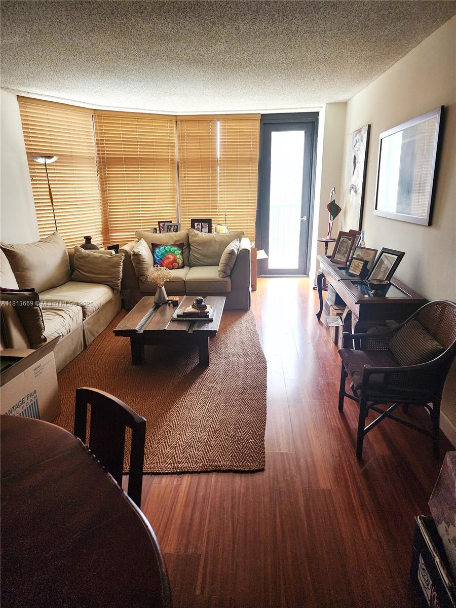 20100 W Country Club Dr 508, Aventura, Miami-Dade County, Florida - 1 Bedrooms  
2 Bathrooms - 