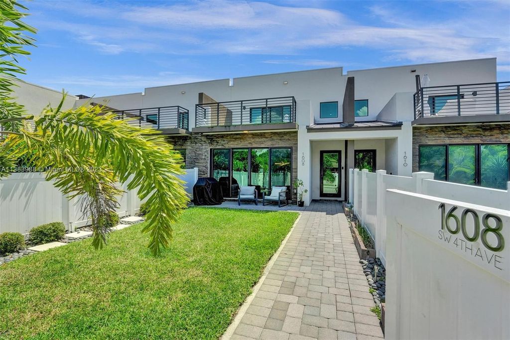 Photo of 1608 SW 4th Ave, Fort Lauderdale, FL 33315 (MLS # A11383988)