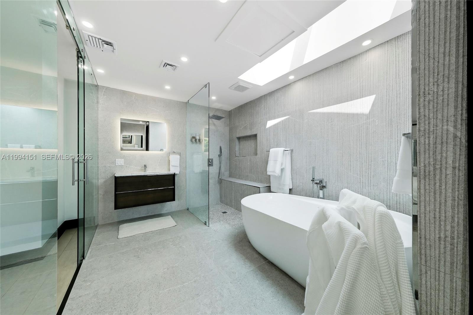 KENDALL POINT - Residential Lease