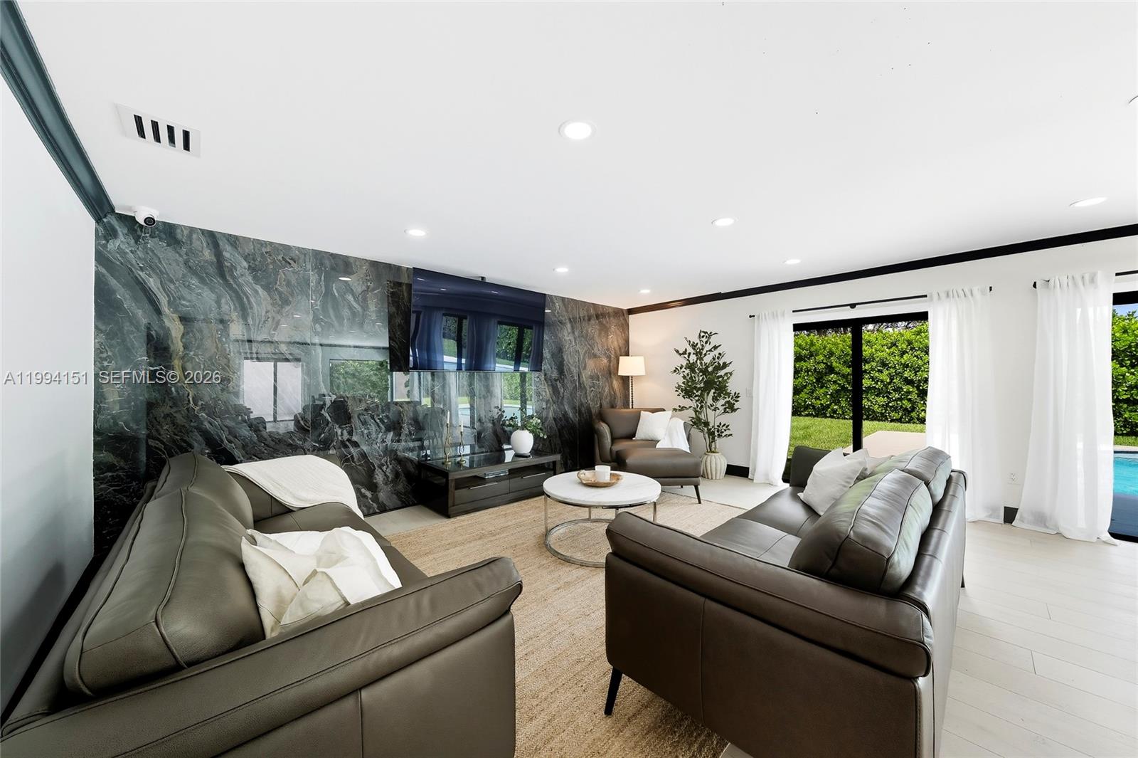 KENDALL POINT - Residential Lease
