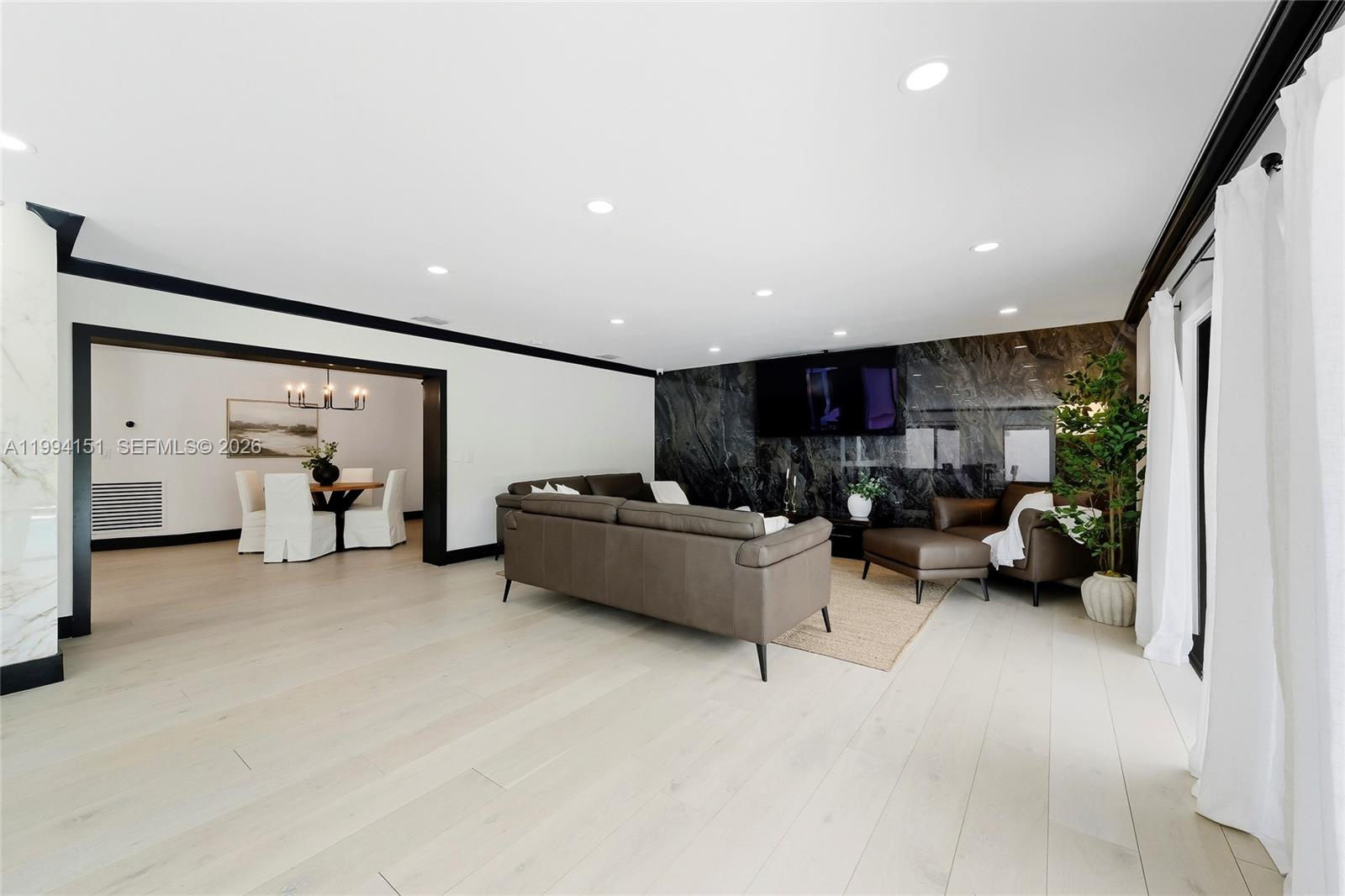 KENDALL POINT - Residential Lease