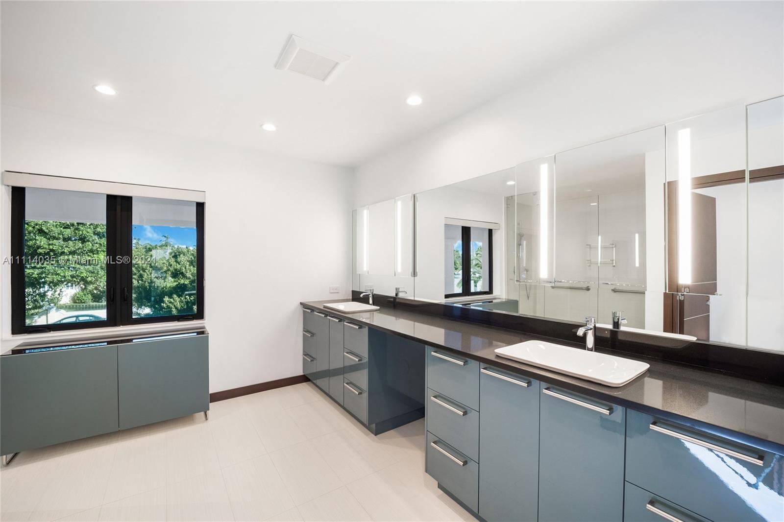 HARBOR BEACH - Residential