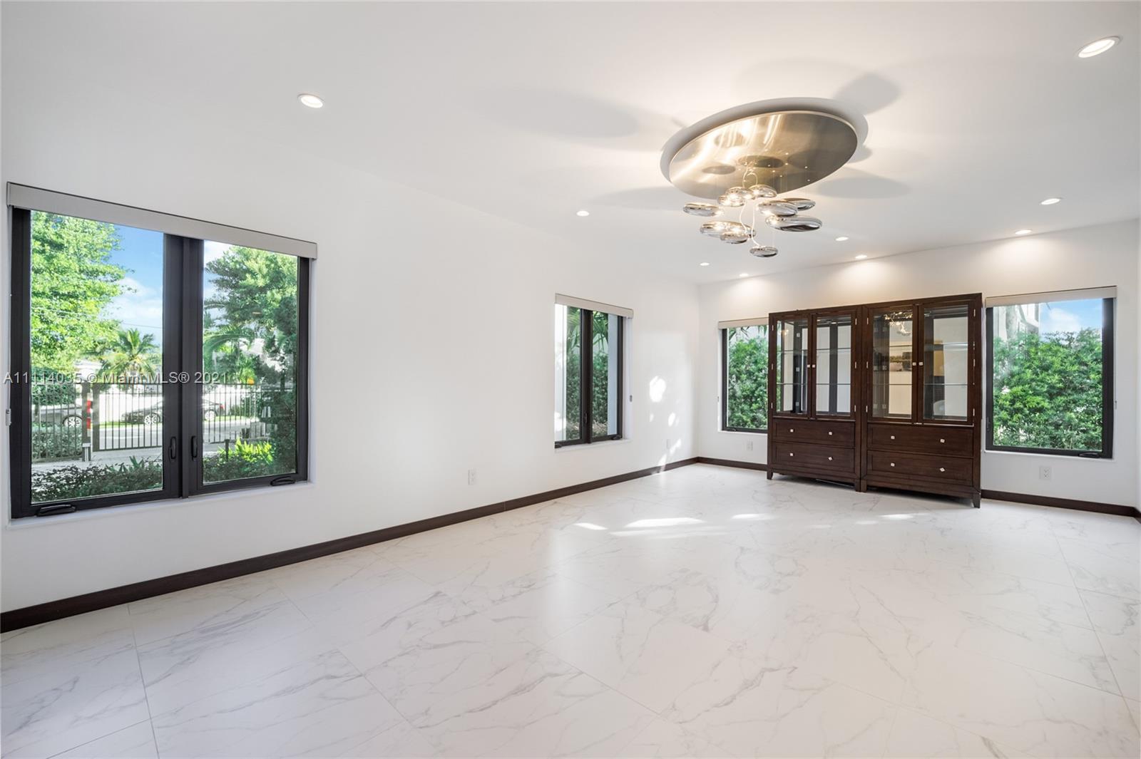 HARBOR BEACH - Residential