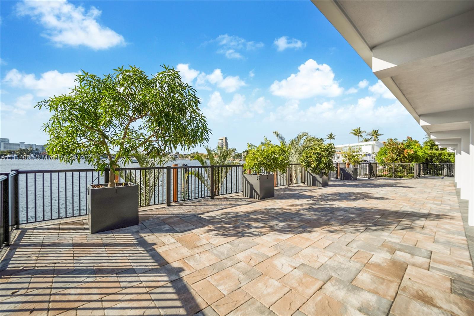 HARBOR BEACH - Residential