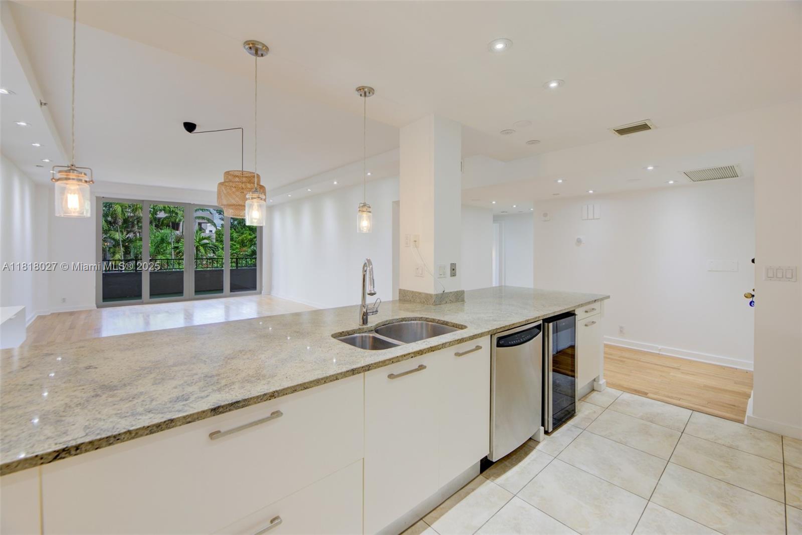 THE EMERALDBAY @ KEY COLO - Residential Lease