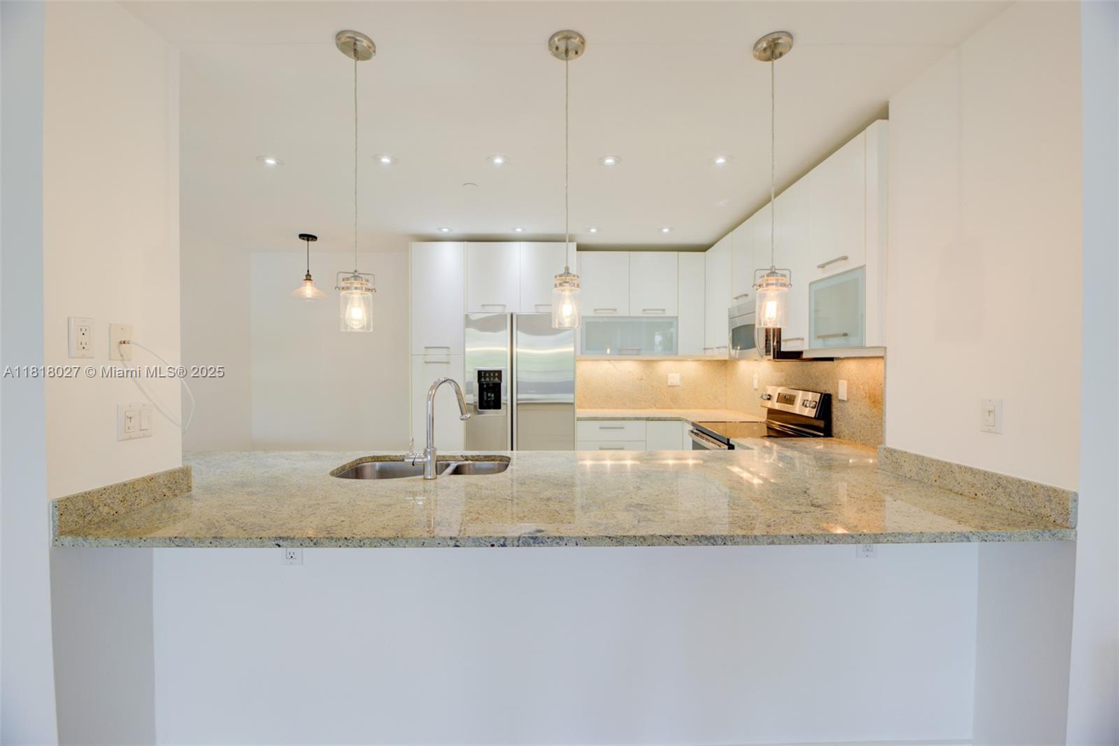 THE EMERALDBAY @ KEY COLO - Residential Lease