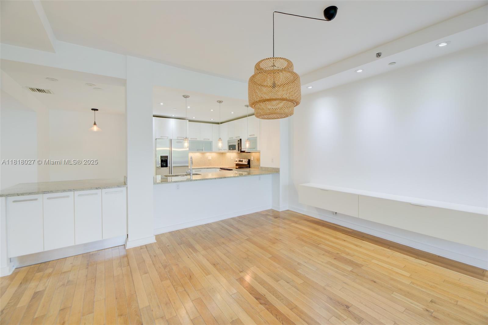 THE EMERALDBAY @ KEY COLO - Residential Lease